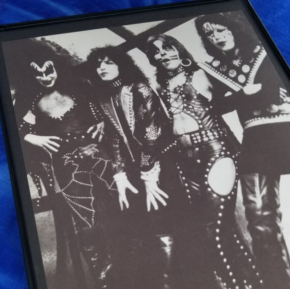 1970s KISS Band Ace Frehley Gene Simmons Paul Stanley Peter Criss Guitar Studio - Picture 2 of 7